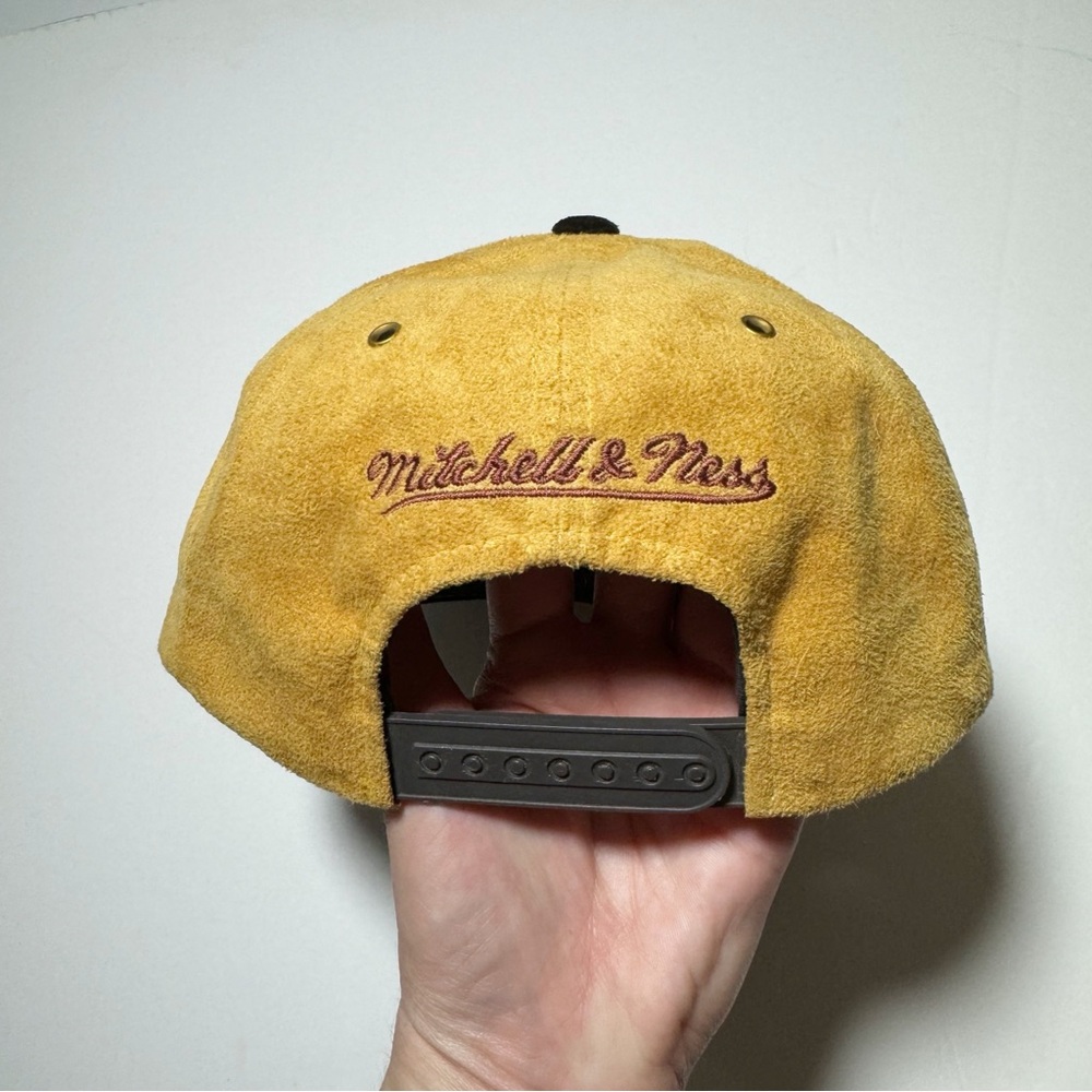 Golden State Warriors Mitchell & Ness Snapback Hat - Picture 5 of 9